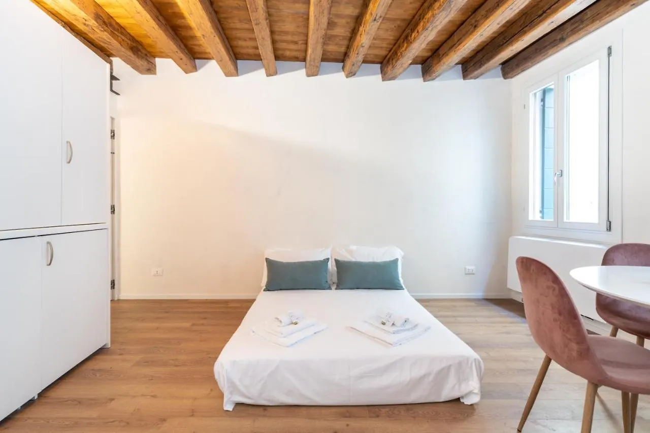 Palazzina Schiavoni Apartment Venice Italy