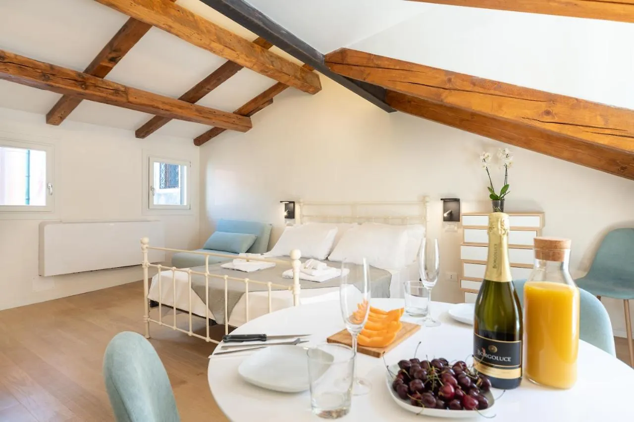 Apartment Ferienwohnung Palazzina Schiavoni Venedig