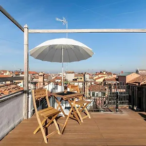 Apartment Ihomes Rialto-corte Del Calice-attico Vista Centro, Venice